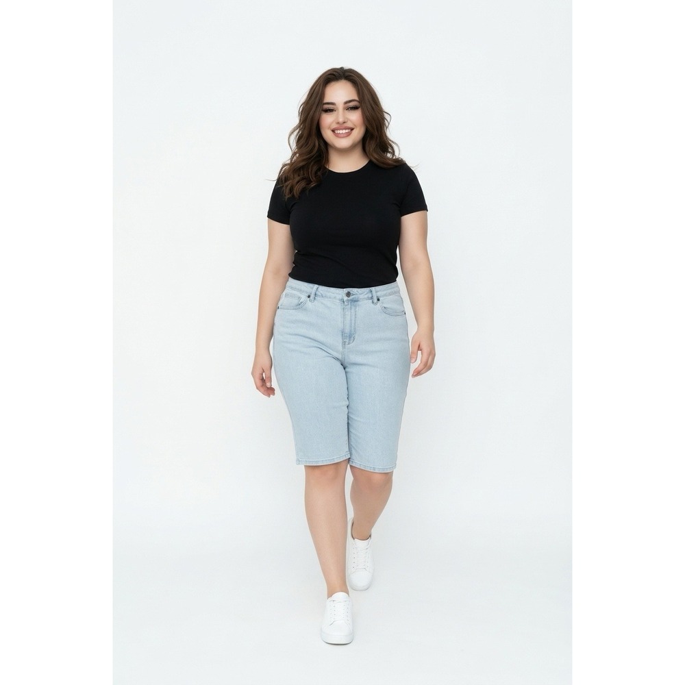 Hybrid & Co Women's Light Wash Denim Bermuda Shorts Size 18 Y2k Mom Style Curvy